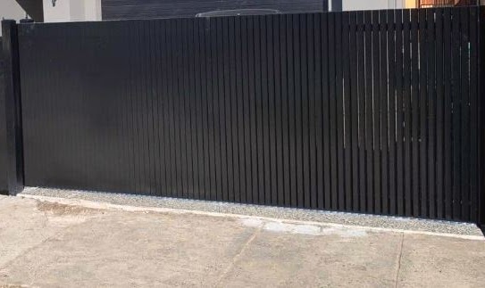 angled blade gate
