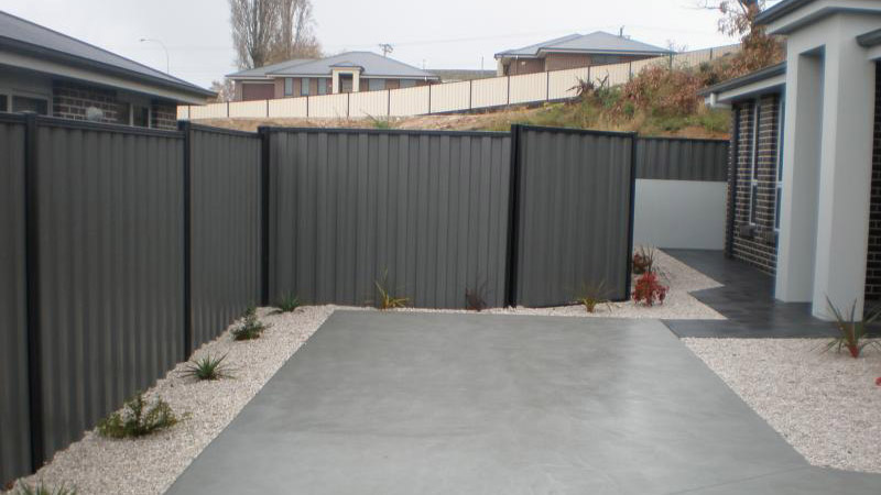 A Complete Guide to Industrial Fencing Solutions Melbourne: Safety, Security & Aesthetics