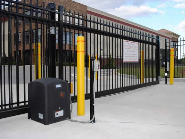 commercial gate 1