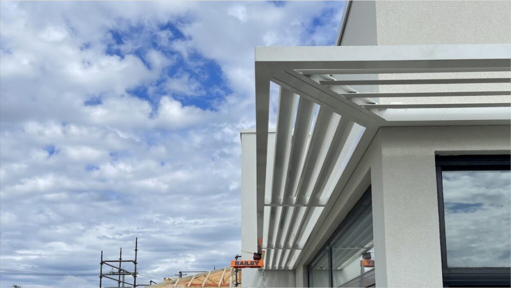 Cantilevered Louvre Shades